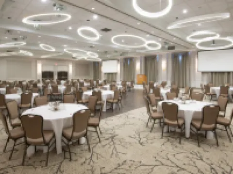 โรงแรม คราวน์พลาซ่า คิทเชนเนอร์-วอเตอร์ลู บาย IHG โรงแรมในคิตเชเนอร์