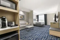 Best Western Premier Route 97 Vernon - 3-Star