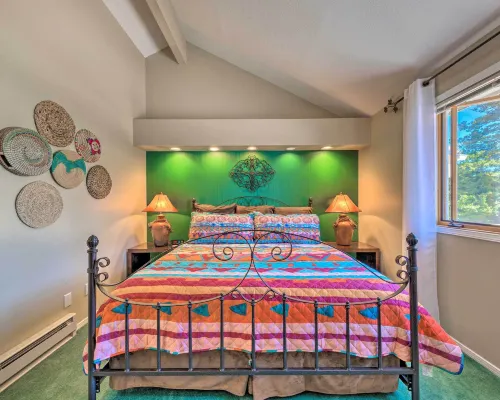 Eclectic Home w/ Deck: 4 Miles to Ski Cloudcroft! Hotels in Cloudcroft
