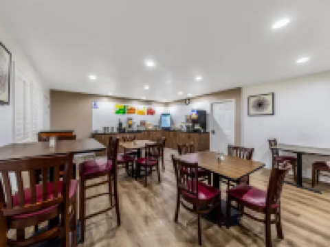 Quality Inn & Suites Hotels in Hesperia