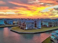 Best Views on the Island! Ocean, Waterfront, Boat Dock, Elevator, Pool, Fish!