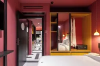 The Pal Living in a Concept