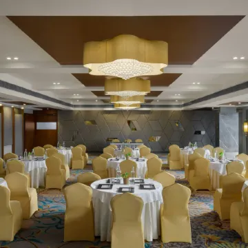 The Fern Vadodara, Series by Marriott Отели рядом с Аэропорт Вадодара