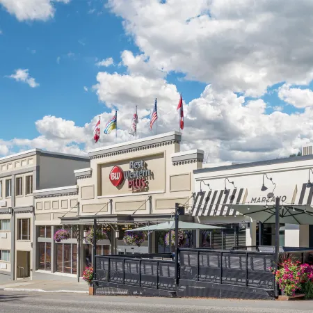 Best Western Plus Baker Street Inn  Convention Centre