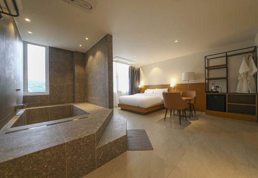 2. 데이지 호텔 양..