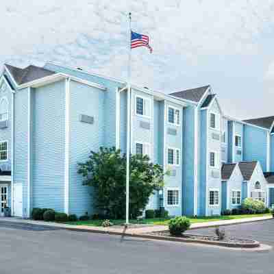 Microtel Inn & Suites by Wyndham Tomah Hotel Exterior