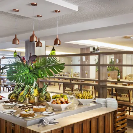 Rio Quente Resorts Refúgio Grand Premium - Antigo Hotel Turismo Отели рядом с достопримечательностью «Аквапарк Parque das Fontes»