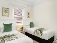 Spacious 2-Bed Apartment in the heart of Manly