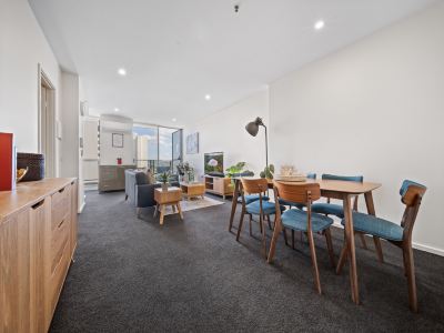 Glorious Central Canberra 1-Bed with Pool & Sauna