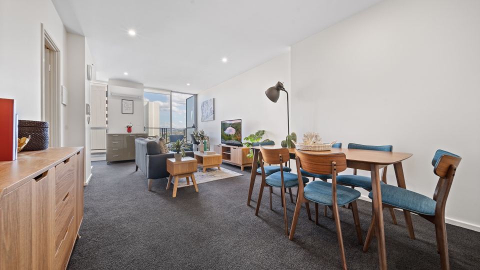 Glorious Central Canberra 1-Bed with Pool & Sauna