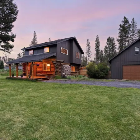 Cascade Getaway, Hot Tub, Fenced Acre, Pet Friendly