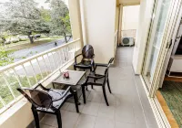 Stylish Inner-City Haven at The Gatsby