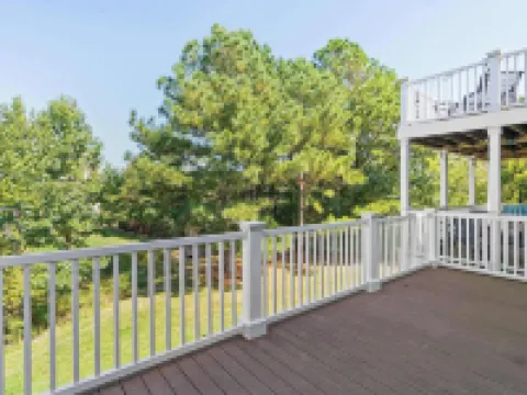 クリークサイド ゲッタウェイ ステイ フォー 8 ミルビルのホテル