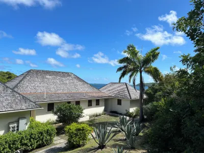 Antigua Oceanview Retreat at Nonsuch Bay فنادق في 