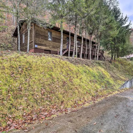 Peaceful Cottage w/ Mtn View Near Atv Trails!