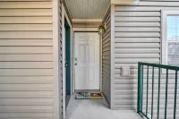 Branson Condo w/ Balcony, Near Silver Dollar City! - Wifi
