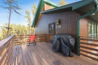 Riley's Retreat  Hot Tub and air conditioning!
