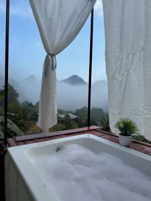 Baan Suan Pha Mi - Mountain view