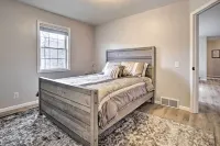 Renovated Logan Home w/ Pond & Fire Pit - Balkon