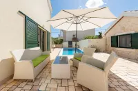 Villa Ivo ZadarVillas - Villas