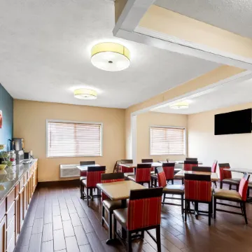 Quality Inn & Suites Springfield Southwest Near I-72