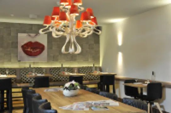 โรงแรมไคเซอร์ เบรดา