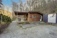 Rural Outdoor Oasis! Edgemont Cabin w/ Fire Pit - 3-Star
