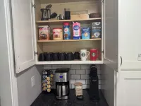 Modern Self check-inLarge Fenced Yard A/C Close to Everything Quiet Neighborhood