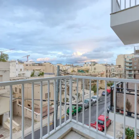 Central Msida Modern Bright Comfortable