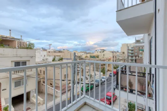 Central Msida Modern Bright Comfortable