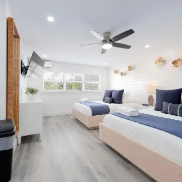 Siesta Key Beach Resort and Suites