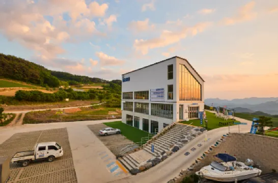 丹陽滑翔傘村旅館 鄰近島潭三峯的酒店