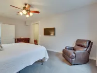 Sunset View Home: 1 Mi to Smithville Lake! Hotel di Clinton County