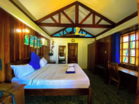 เรนโบว์เบย์ บีชแอนด์ไดฟ์รีสอร์ท โรงแรมใกล้เกาะซิเคียวโร