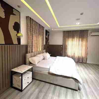CORA HOMES Rooms