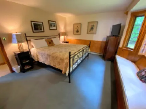 O9 New Renovated Bretton Woods Slopeside Condo with 2 Living Rooms Foosball Air Hockey