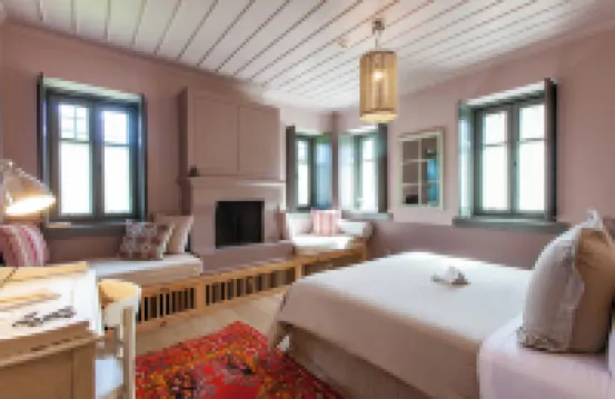 Apeiros Chora Hotel
