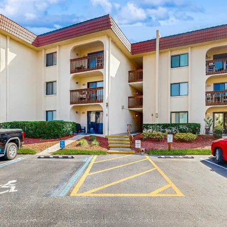 Newly Remodeled Ground-floor Condo W/on-site Pools, 5 hot Tubs, Tennis, AC
