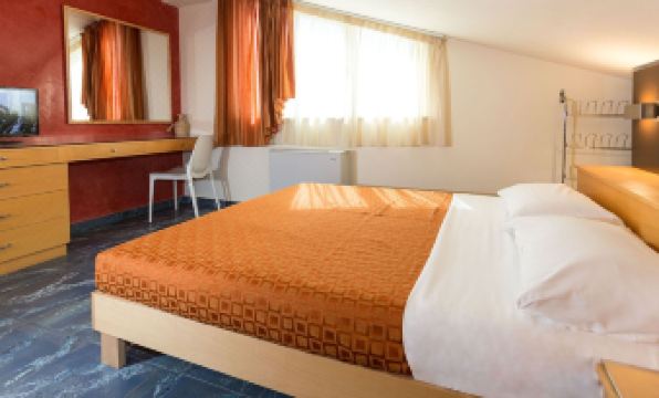 Anchise Mare Holiday Apartments