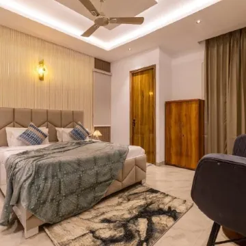 Elivaas Vedaaz 4 BHK Farmhouse With pool