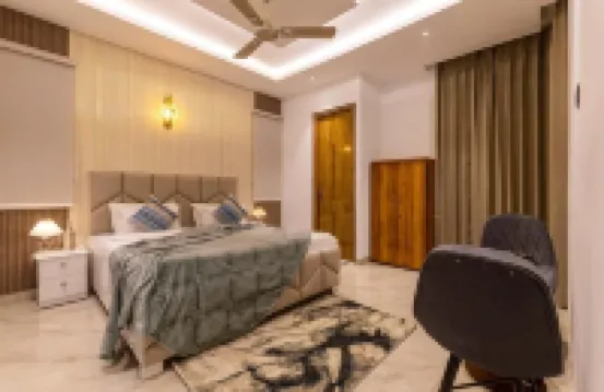 Elivaas Vedaaz 4 BHK Farmhouse With pool Hotels in 