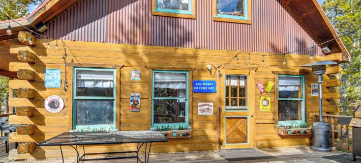 Bbqs, Hikes and Fireside Nights Cabin in Black Hawk Hotels in Gilpin County