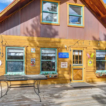 Bbqs, Hikes and Fireside Nights Cabin in Black Hawk