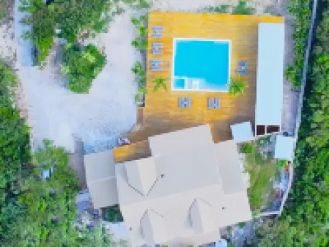 Ultimate Outdoor Living, in the Heart of Exuma, High above it All Hotels in George Town