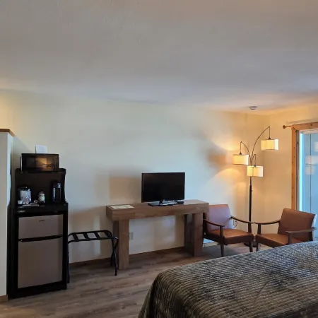 Timber Inn Motel Отели в г. Филлипс