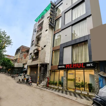 Hotel Mehul International -Near New Delhi Railway Station, Paharganj & Connaught Place Отели рядом с достопримечательностью «Дели - центр города»