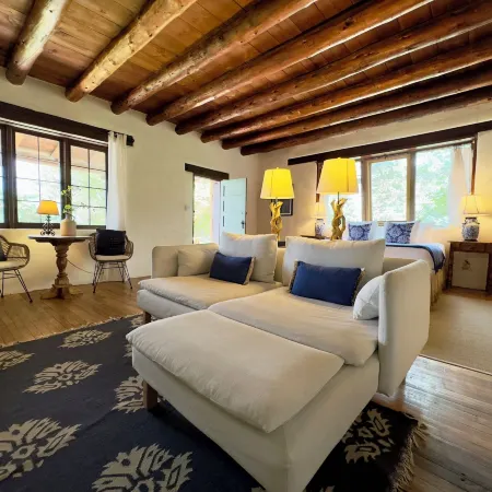 Old Taos Guesthouse B&B