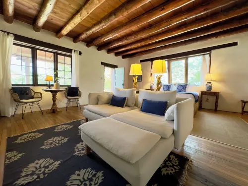 Old Taos Guesthouse B&B - Homestays