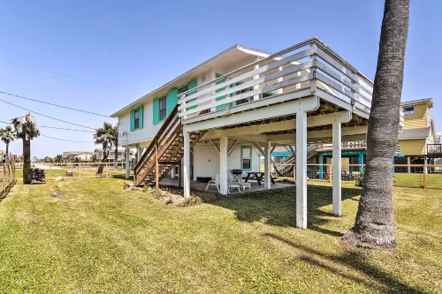 Gulf Coast Views! Coastal Winter Gem in Galveston - Country Houses