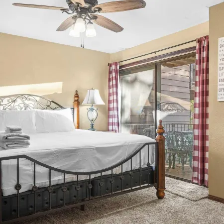 Peaceful Mountain Cabin w/ Decks & Private Beach Access Pine Haven by Avantstay